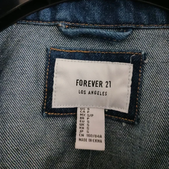 Forever‎ 21 Navy Denim Jacket With Patches - Picture 5 of 6